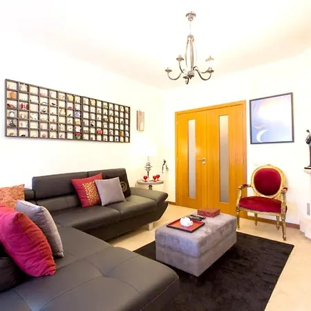 House With 3 Bedrooms In With Wonderful Mountain View Furnished Balcony And Wifi 18 Km From The Beach Prázdninový dům Alcobaça
